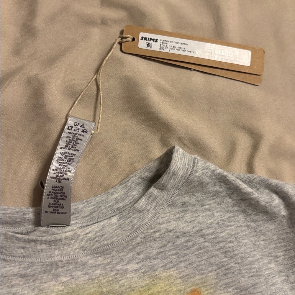 Skims Miami Beach Graphic T-Shirt - Picture 5 of 6
